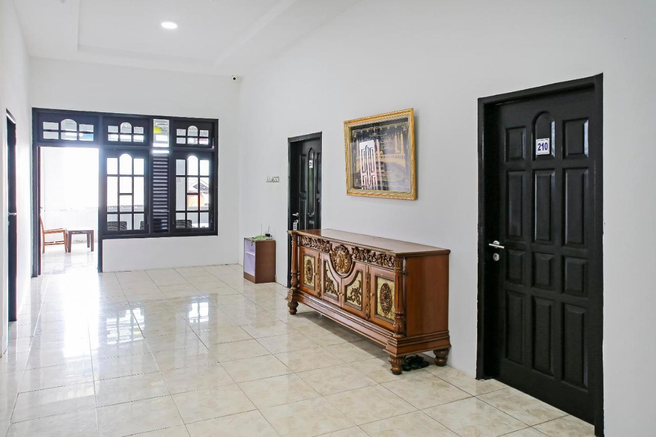 OYO 90221 Makarim Guest House Syariah Pangkalanbuun Dış mekan fotoğraf
