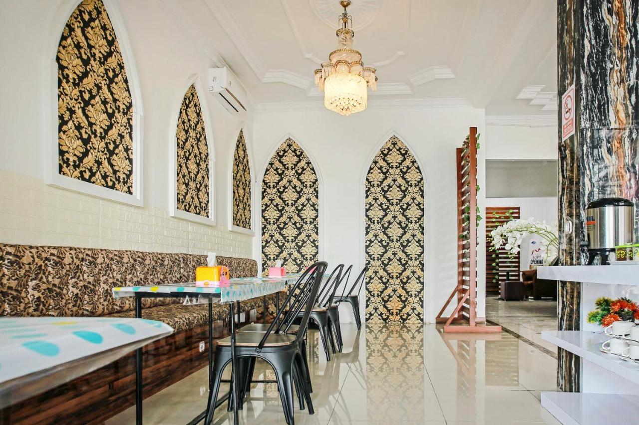 OYO 90221 Makarim Guest House Syariah Pangkalanbuun Dış mekan fotoğraf