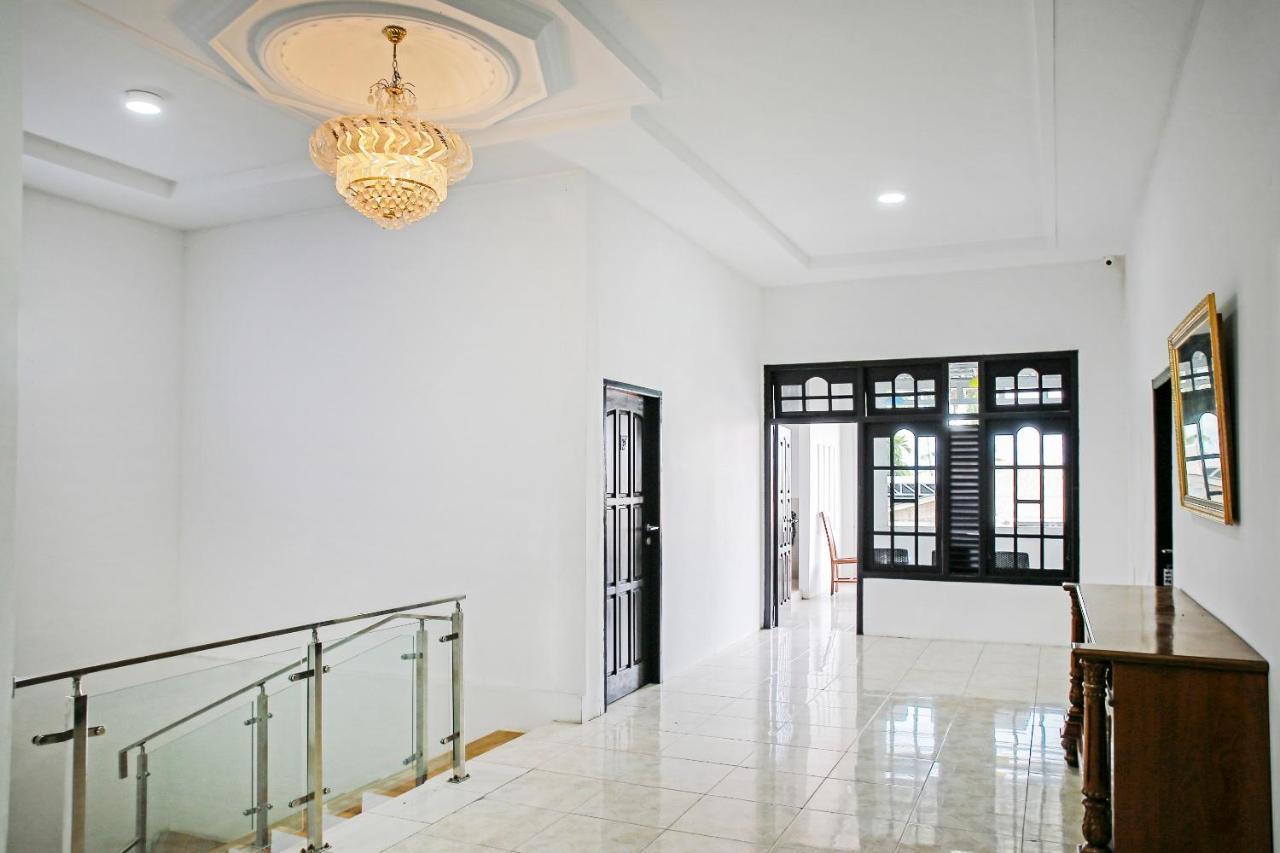 OYO 90221 Makarim Guest House Syariah Pangkalanbuun Dış mekan fotoğraf
