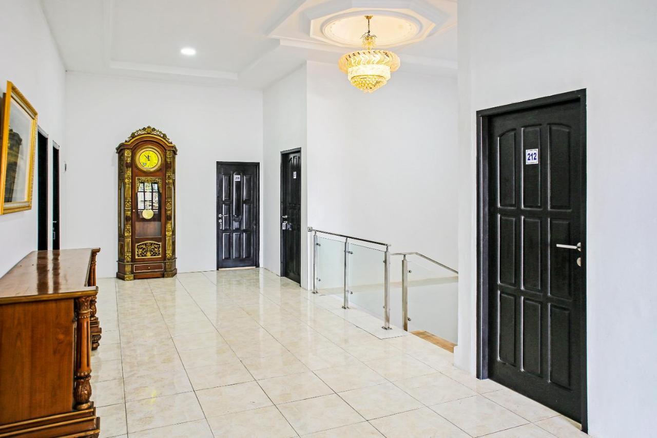 OYO 90221 Makarim Guest House Syariah Pangkalanbuun Dış mekan fotoğraf