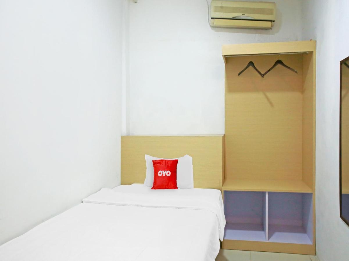 OYO 90221 Makarim Guest House Syariah Pangkalanbuun Dış mekan fotoğraf