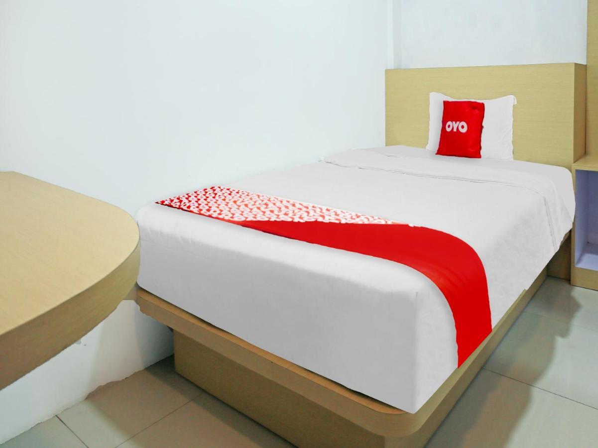 OYO 90221 Makarim Guest House Syariah Pangkalanbuun Dış mekan fotoğraf