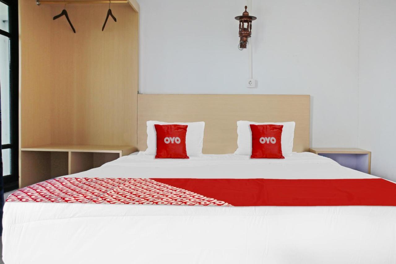 OYO 90221 Makarim Guest House Syariah Pangkalanbuun Dış mekan fotoğraf