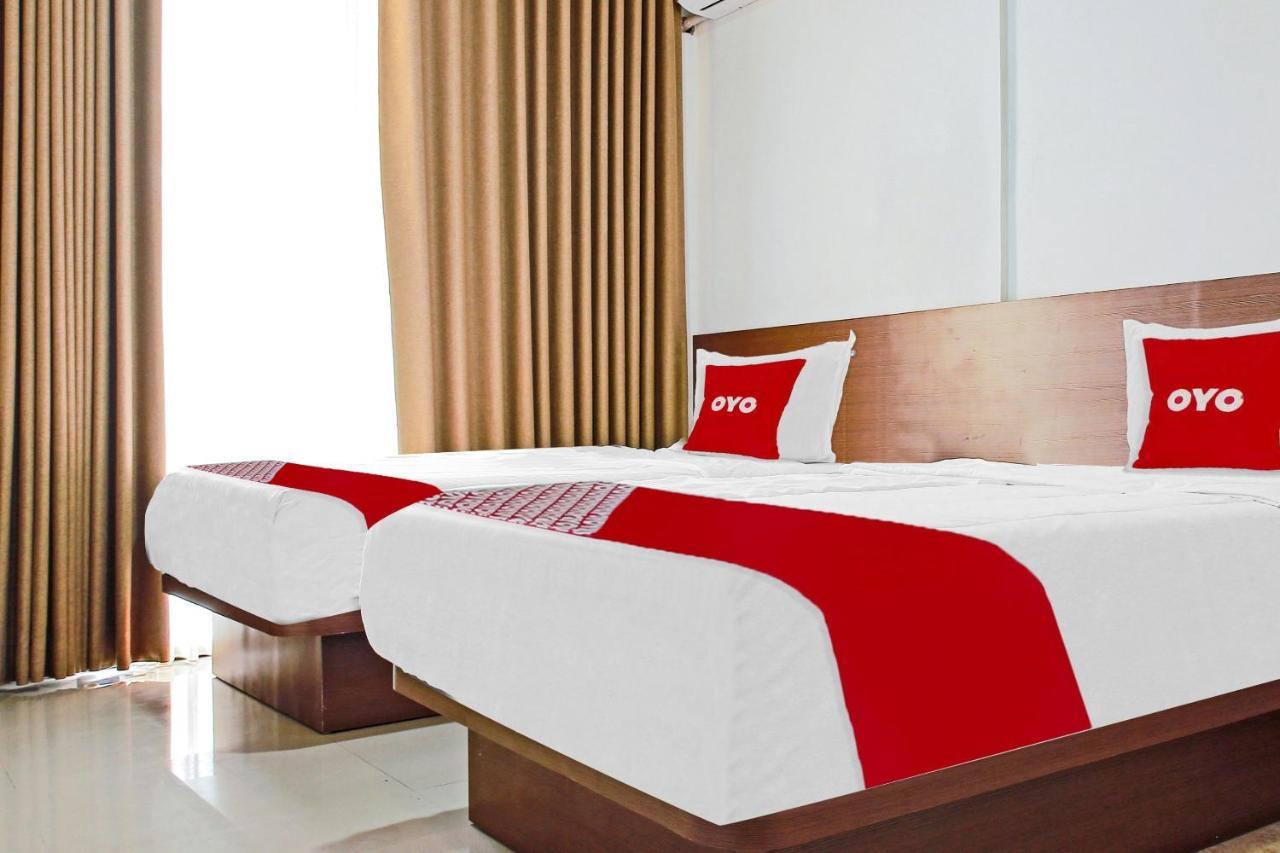 OYO 90221 Makarim Guest House Syariah Pangkalanbuun Dış mekan fotoğraf