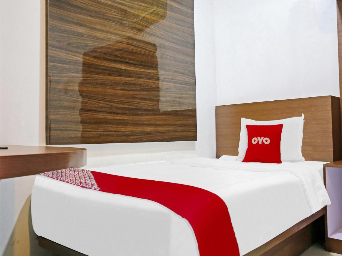 OYO 90221 Makarim Guest House Syariah Pangkalanbuun Dış mekan fotoğraf