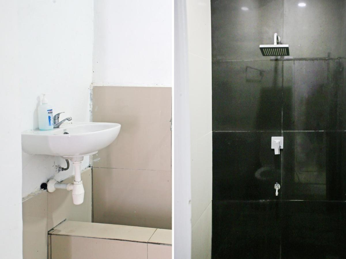 OYO 90221 Makarim Guest House Syariah Pangkalanbuun Dış mekan fotoğraf