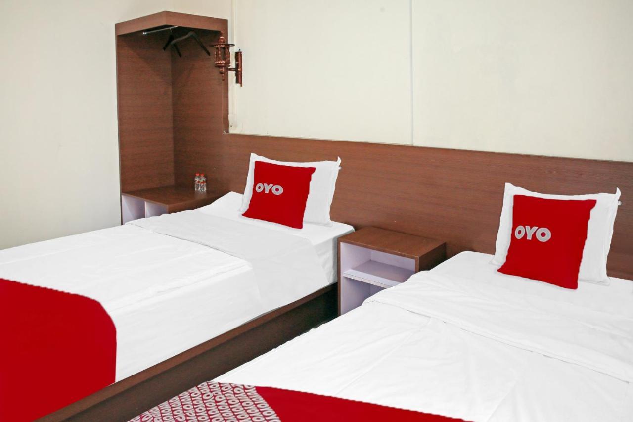 OYO 90221 Makarim Guest House Syariah Pangkalanbuun Dış mekan fotoğraf